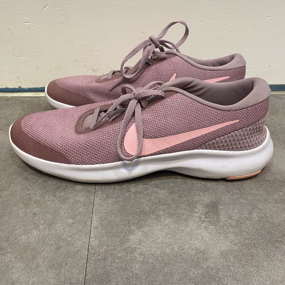 Nike women’s shoes